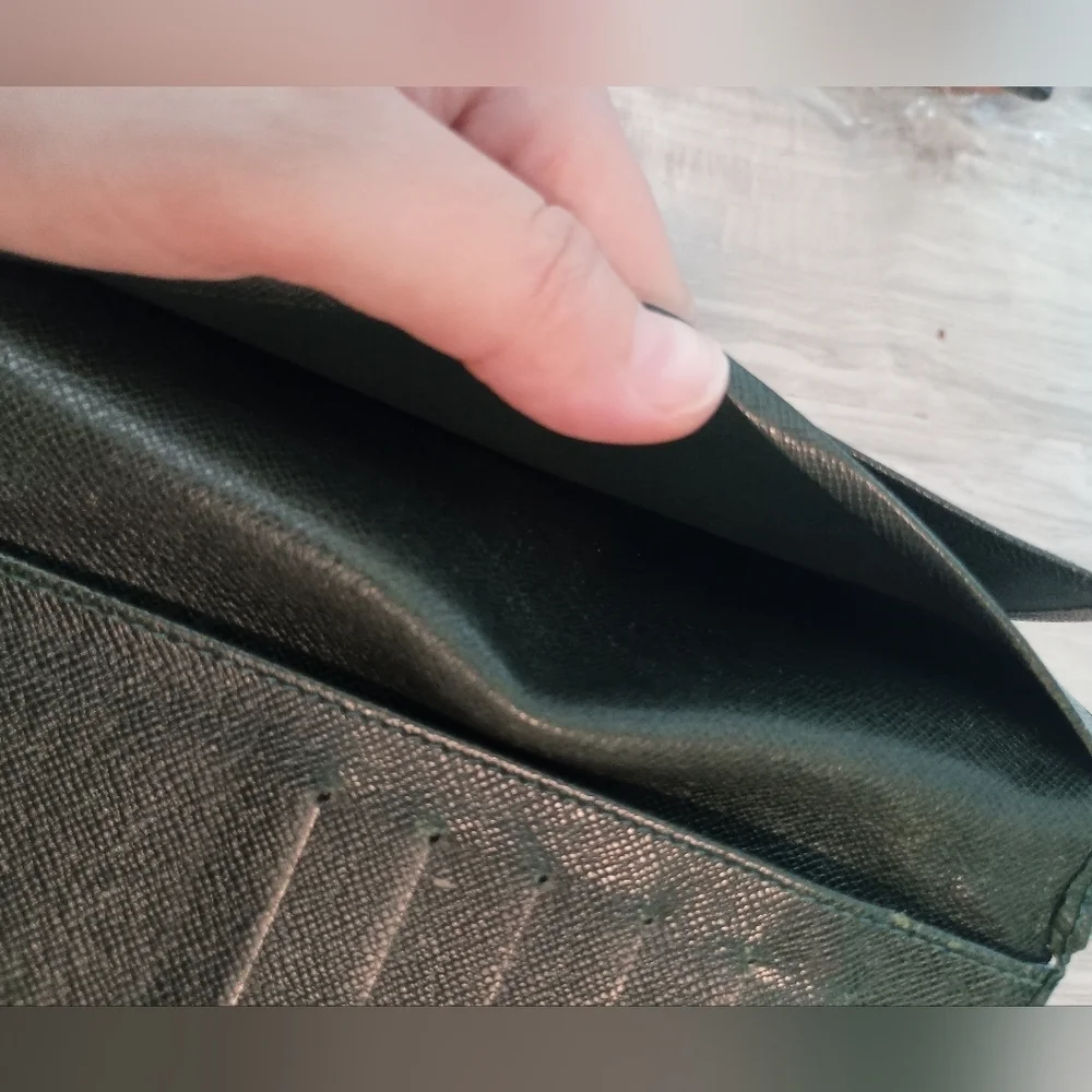 Authentic Louis Vuitton, Green Taiga Long Wallet